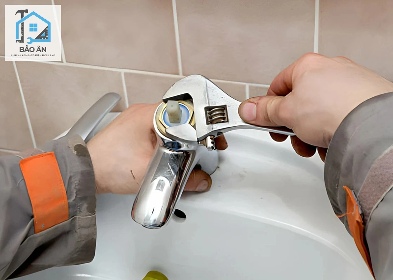 Cách Sửa Vòi Nước Bị Rò Rỉ Tại Nhà (A-Z) - Đơn Giản, Tiết Kiệm Chi Phí