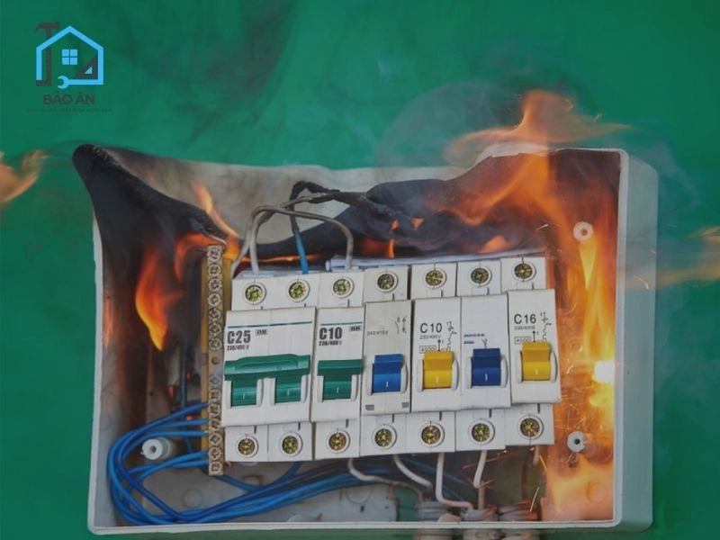 Rất nhiều nguyên nhân khiến aptomat gặp sự cố theo thời gian