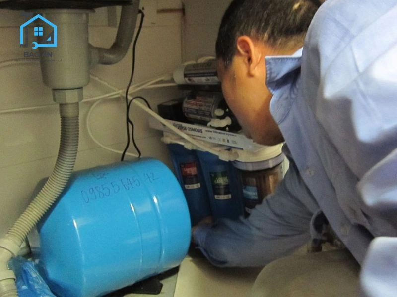 Áp lực nước đầu vào yếu khiến nước chảy yếu