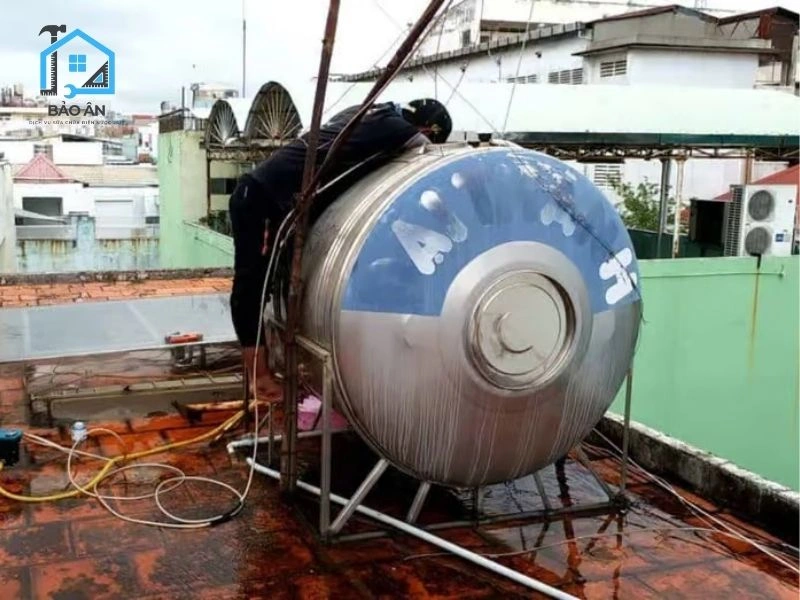 Tình trạng này xảy ra khi cơ chế ngắt của phao bị lỗi
