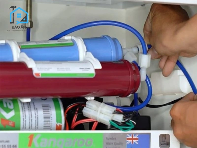 Tắc, gập đường dây dẫn nước làm giảm lượng nước